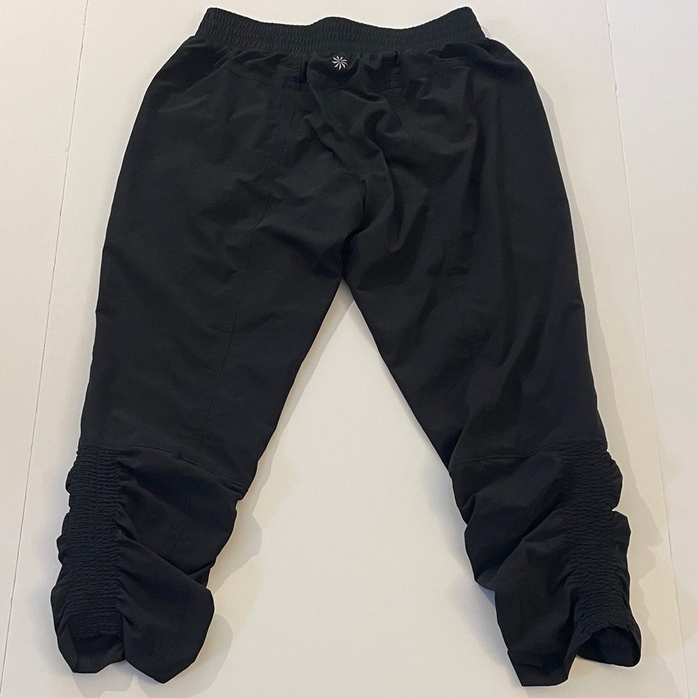 Athleta Ruched Cropped Pants | 2 - Picture 4 of 8